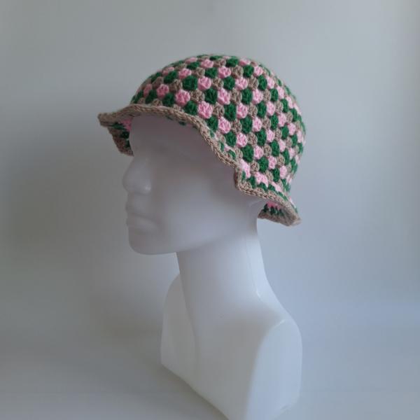 Gehaakte bucket hat | Groen, roze en beige