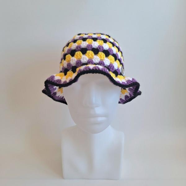 Gehaakte bucket hat | Pride non-binary vlag