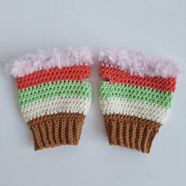 Gehaakte handschoenen - gehaakte vingerloze handschoenen | Karamelbruin, crème, lichtgroen, koraaloranje en lichtroze