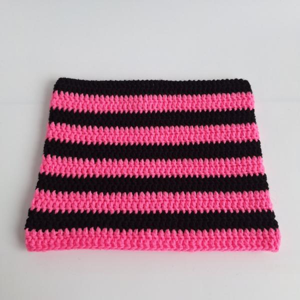 Gehaakte muts | Zwart en neon roze
