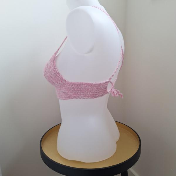 Gehaakt topje 'Wit en lichtroze gemêleerd'