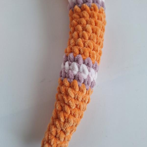 Gehaakte knuffel slang | Oranje, lila en lichtroze