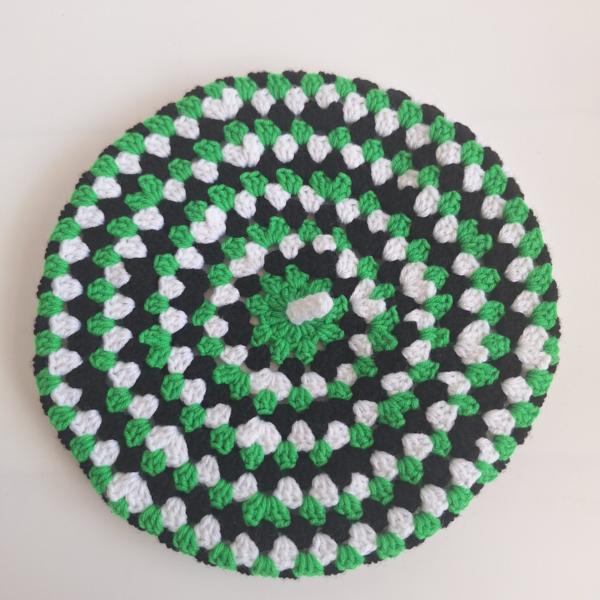 Gehaakte beret | Zwart, wit en groen