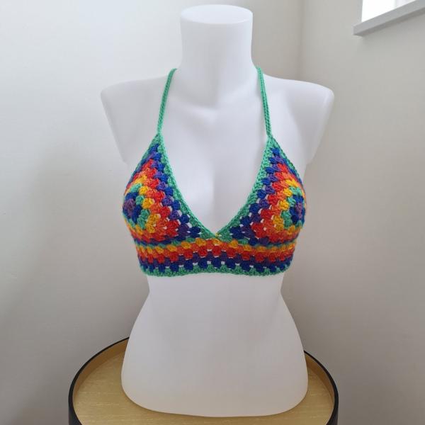 Gehaakt topje 'Pride regenboog vlag'