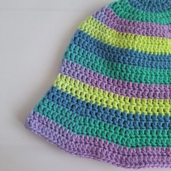 Gehaakte bucket hat | Blauw, mint, lila en lime