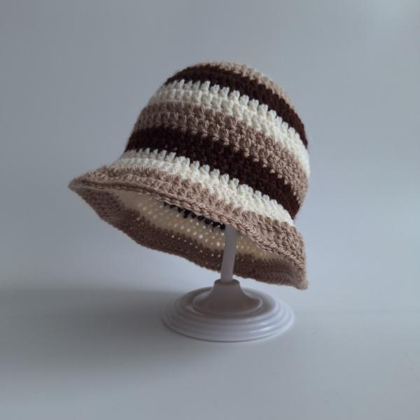 Gehaakt baby zonnehoedje 'Bruin, crème en beige'