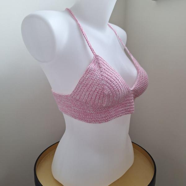 Gehaakt topje 'Wit en lichtroze gemêleerd'