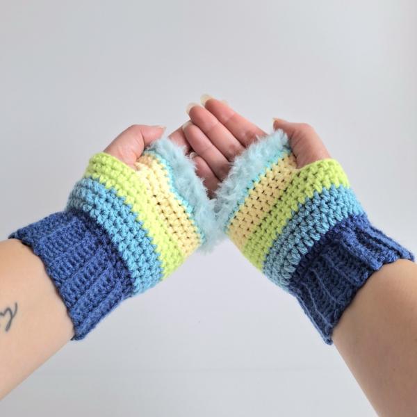 Gehaakte handschoenen - gehaakte vingerloze handschoenen | Donkerblauw, blauw, limoengroen, geel en mintgroen