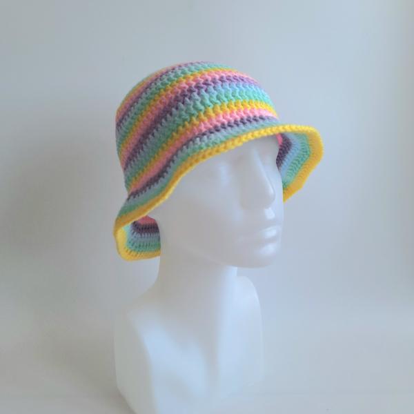 Gehaakte bucket hat | Pastel regenboog