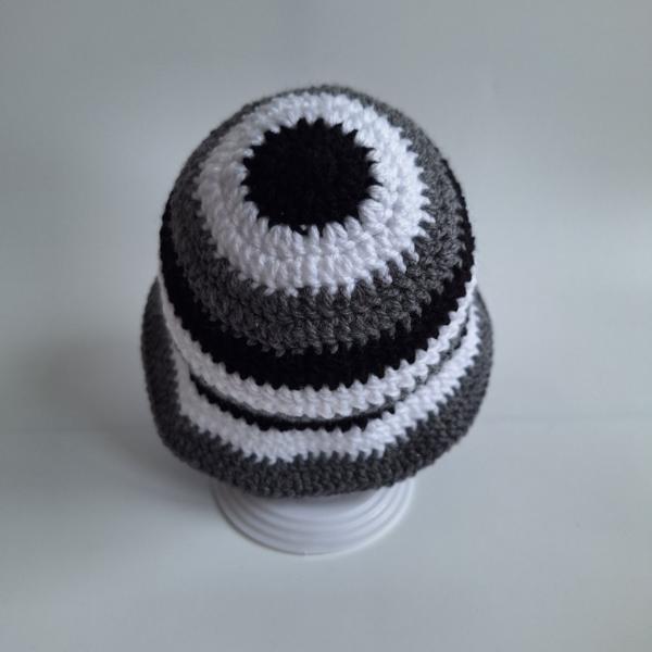 Gehaakt baby zonnehoedje 'Zwart, wit en grijs'