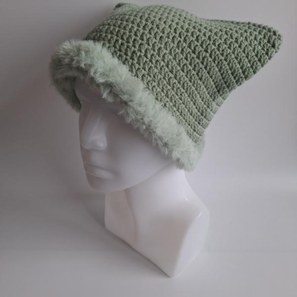 Gehaakte muts met imitatiebont | Sagegroen