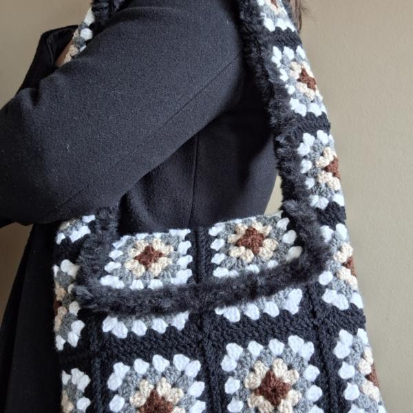 Gehaakte tas | Bruin, beige, grijs wit en zwart imitatiebont