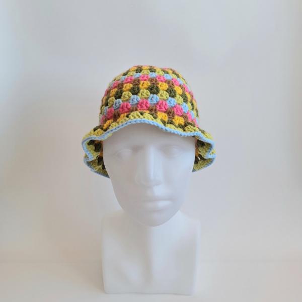 Gehaakte bucket hat | Knalroze, lichtbruin, geel, donkergroen, limegroen en lichtblauw