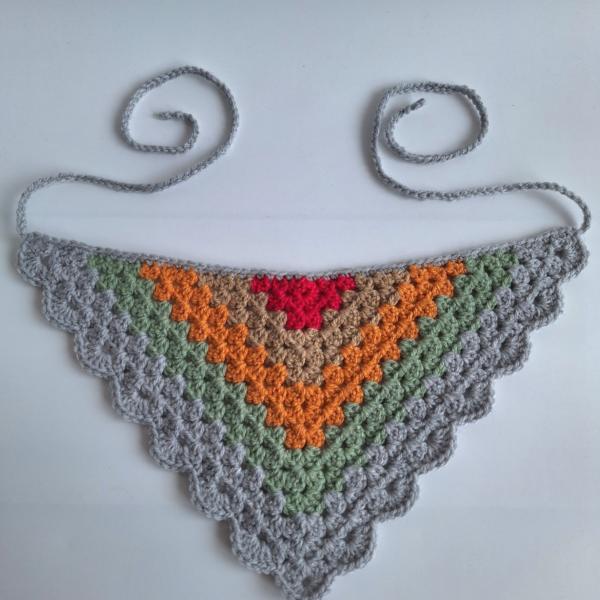 Gehaakte bandana 'Lichtgrijs, oranje en knalroze'