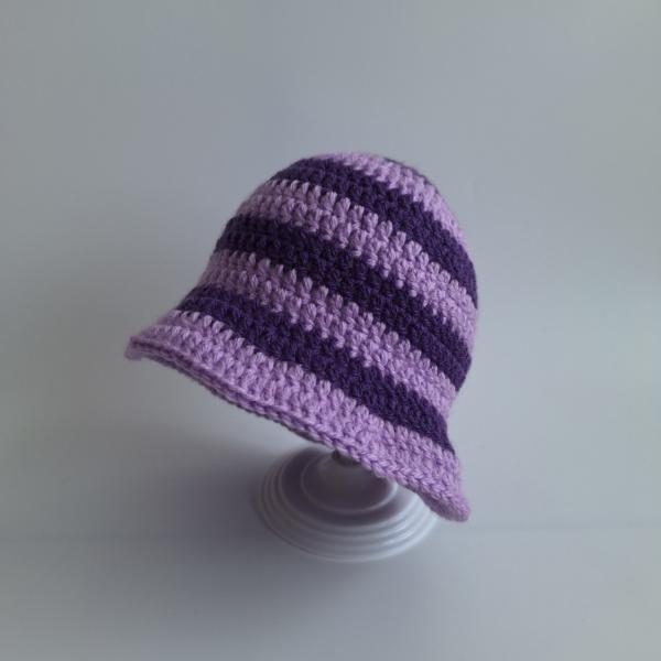 Gehaakt baby zonnehoedje 'Paars en lila'