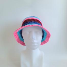 Gehaakte bucket hat | Donkerblauw, turquoise, roze en rood