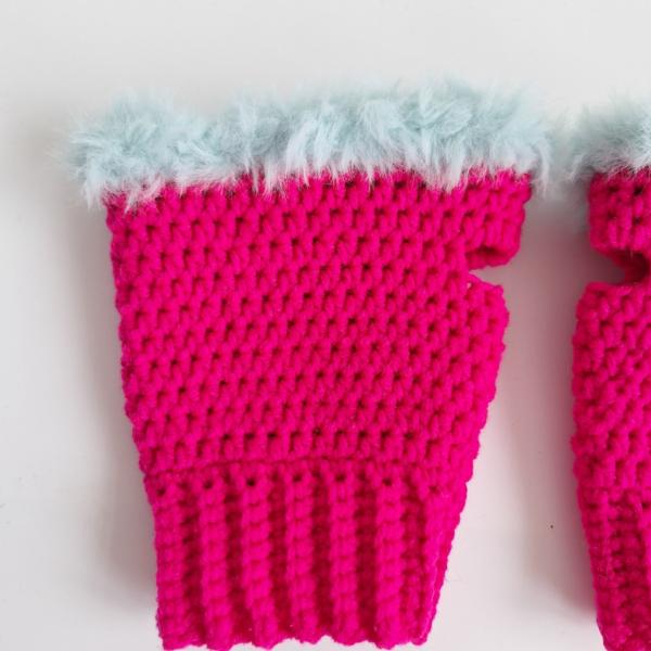 Gehaakte handschoenen - gehaakte vingerloze handschoenen | Knalroze en lichtblauw