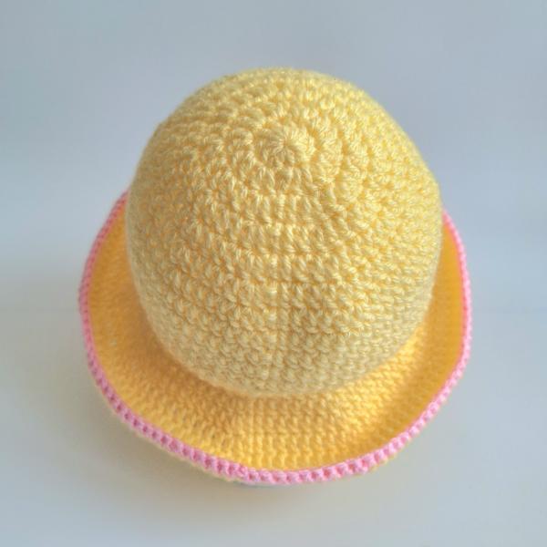 Gehaakt baby hoedje twee-in-een | Geel en lichtroze met bloemetje en grapefruit