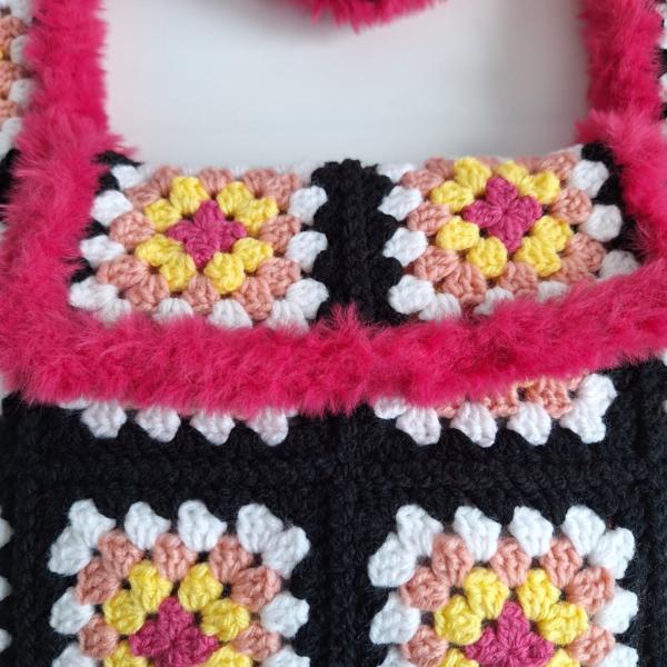 Gehaakte granny square tas | Zwart, roze en geel