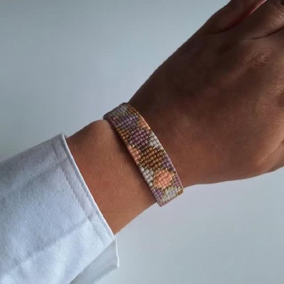 Shop mijn mooiste, handmade armbandjes via onderstaande link of klik op de link in mijn bio om te shoppen 🛍👇🫶

https://www.swanmarket.nl/creative/silasdesignbybritt/

#handmade #fyp #armband #sieraden #handgemaakt