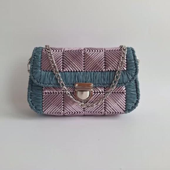 Ontdek mijn shop vol unieke handmade tassen via onderstaande link of klik op de link in mijn bio om te shoppen 🛍👇

https://www.swanmarket.nl/creative/silasdesignbybritt/

#fyp #crochetbag #gehaaktetas #handmadebag #handgemaaktetas